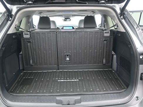 Used 2026 Toyota Highlander Limited image 15
