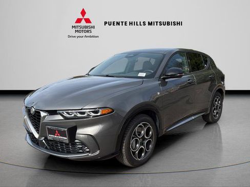 Used 2024 Alfa Romeo Tonale Ti w/ Premium Interior Package image 1