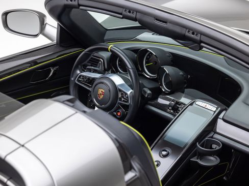 Used 2015 Porsche 918 Spyder AWD/4WD image 23