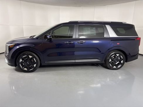 New 2026 Kia Carnival EX FWD image 5