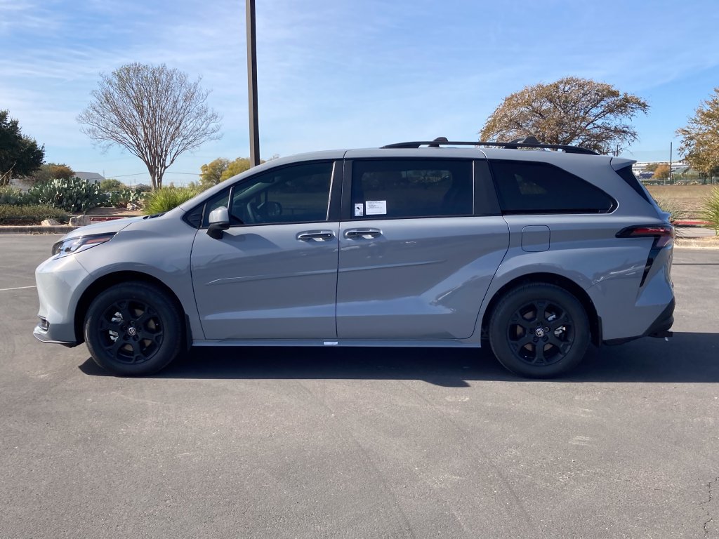 New 2026 Toyota Sienna XLE Woodland Edition AWD/4WD image 8