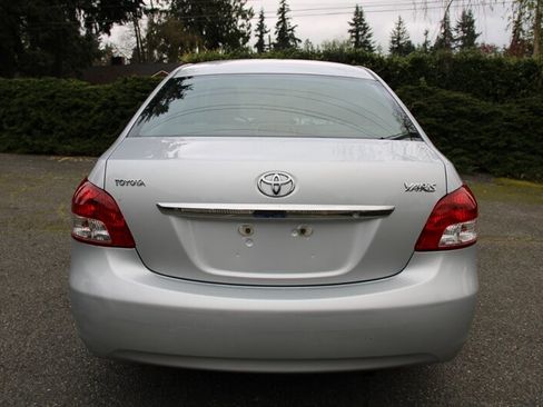 Used 2010 Toyota Yaris Sedan image 9
