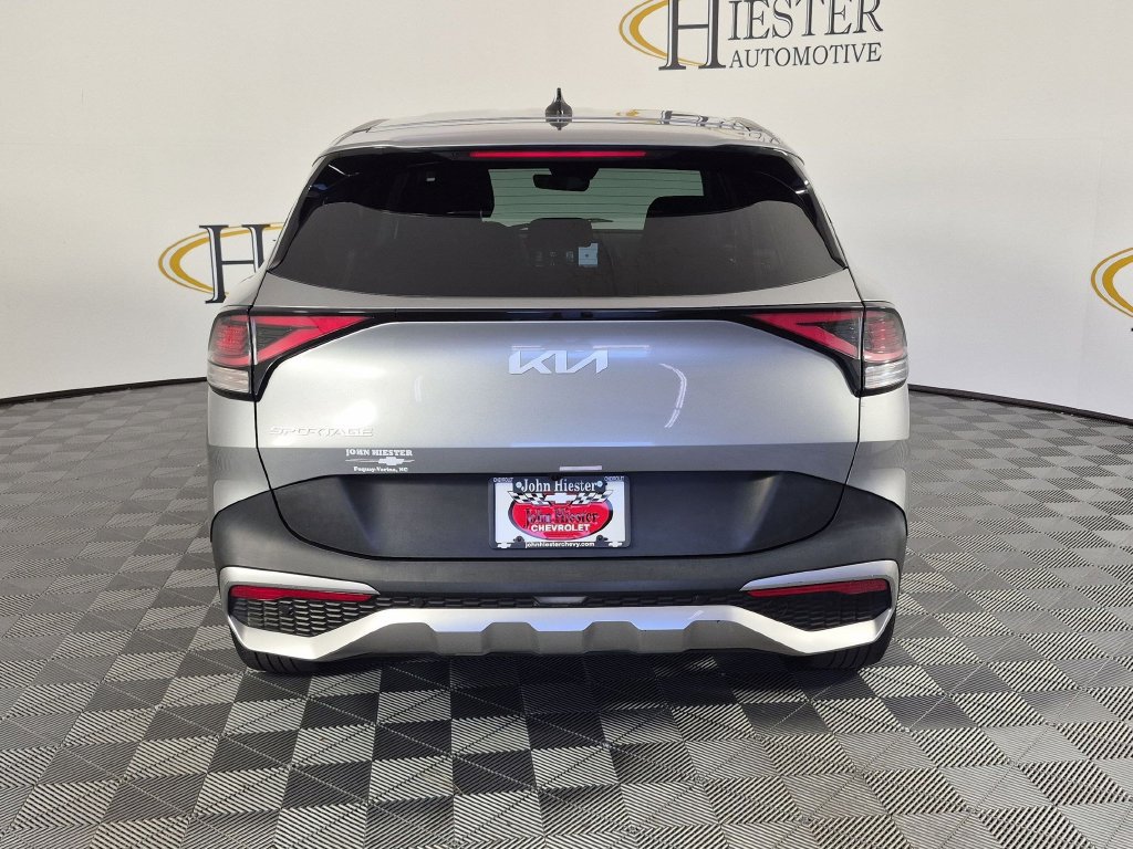Used 2024 Kia Sportage EX FWD image 5