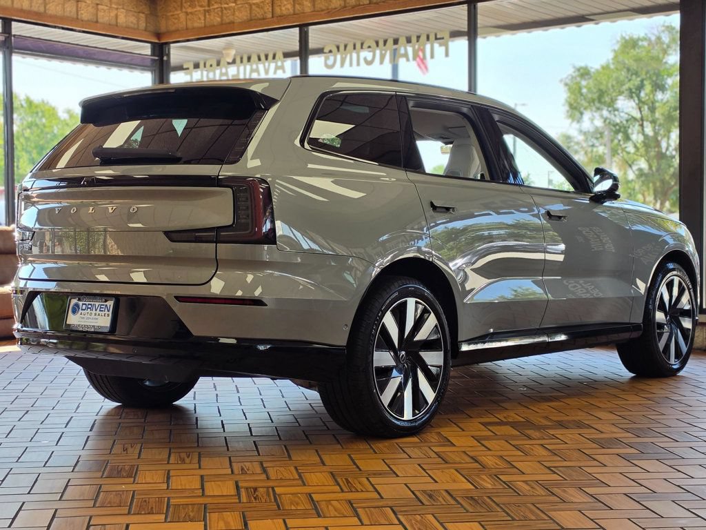 Used 2025 Volvo EX90 Ultra AWD/4WD image 9