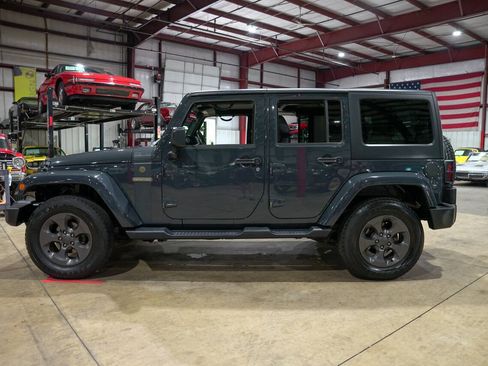 Used 2017 Jeep Wrangler Unlimited Sport AWD/4WD image 23