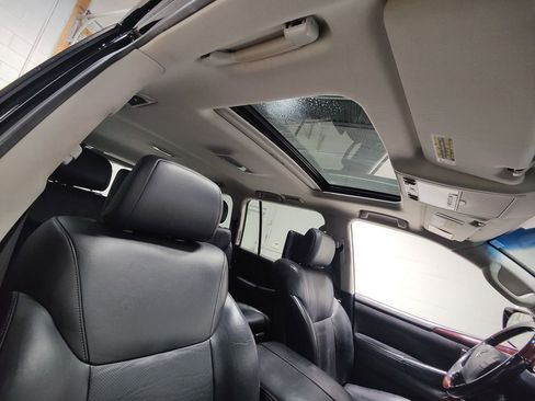 Used 2015 Lexus LX 570 4WD w/ Luxury Package image 16