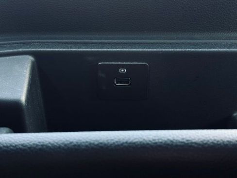 Used 2024 Ford Expedition Limited image 27