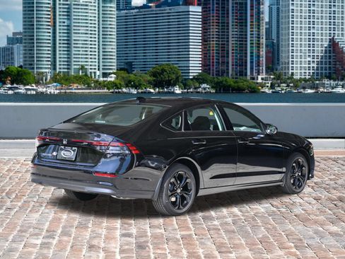 New 2025 Honda Accord SE image 5