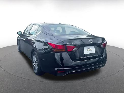 Used 2025 Nissan Altima 2.5 SV image 11