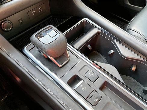 Used 2023 Nissan Pathfinder SL w/ Lighting Package (N92) image 28