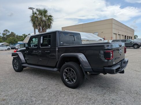Used 2020 Jeep Gladiator Overland AWD/4WD image 7