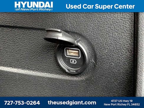 Used 2021 Hyundai Palisade SEL FWD image 32