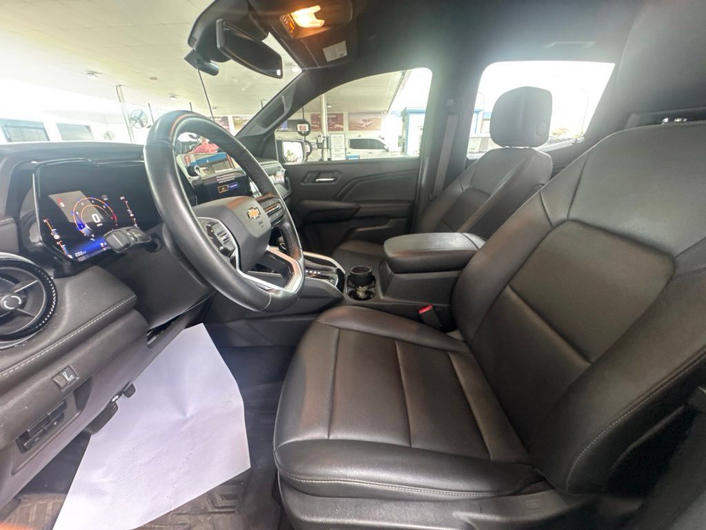 Used 2023 Chevrolet Colorado LT w/ LT Convenience Package III RWD image 9