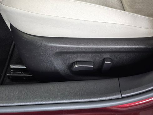 Used 2025 Nissan Altima 2.5 SV FWD image 19