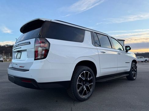 Used 2024 Chevrolet Suburban RST image 6