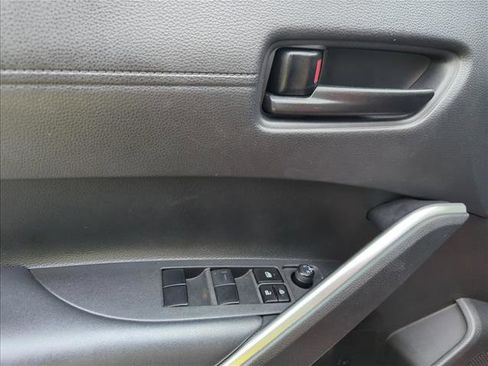 Used 2022 Toyota Corolla Cross LE image 17