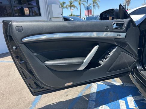 Used 2014 INFINITI Q60 Convertible w/ Premium Package RWD image 15