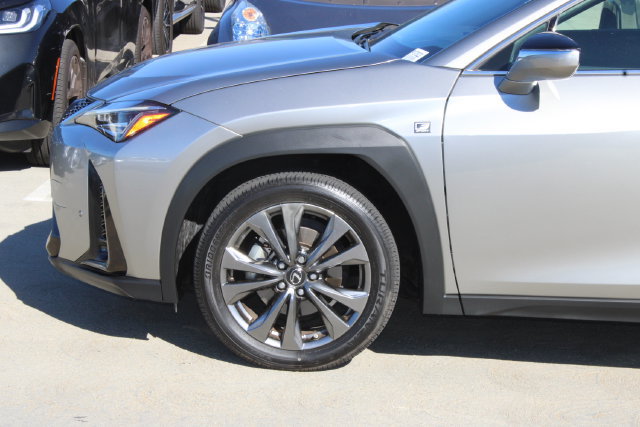 Certified 2021 Lexus UX 250h F Sport w/ Accessory Package (Z2) AWD/4WD image 4