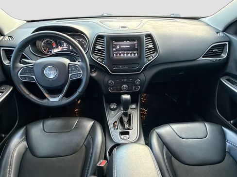 Used 2019 Jeep Cherokee Latitude Plus w/ Comfort/Convenience Group image 15