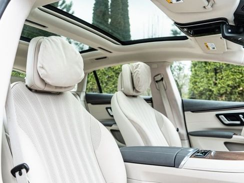 Used 2022 Mercedes-Benz EQS 580 580 image 48