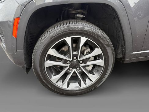Used 2024 Jeep Grand Cherokee L Overland w/ Trailer Tow Package image 9