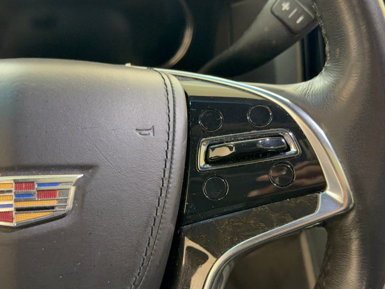 Used 2019 Cadillac Escalade ESV Platinum AWD/4WD image 19