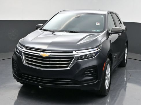 Used 2022 Chevrolet Equinox LS w/ LS Convenience Package AWD/4WD image 3