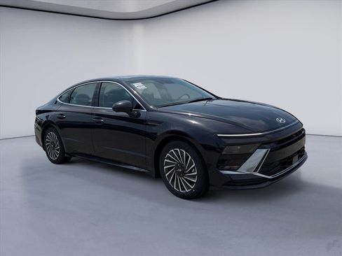 New 2026 Hyundai Sonata Limited FWD image 7