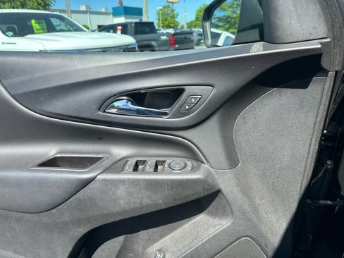 Used 2018 Chevrolet Equinox LT w/ Sun & Infotainment Package image 9