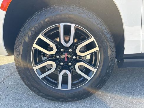 Used 2024 GMC Yukon AT4 w/ AT4 Premium Package AWD/4WD image 9
