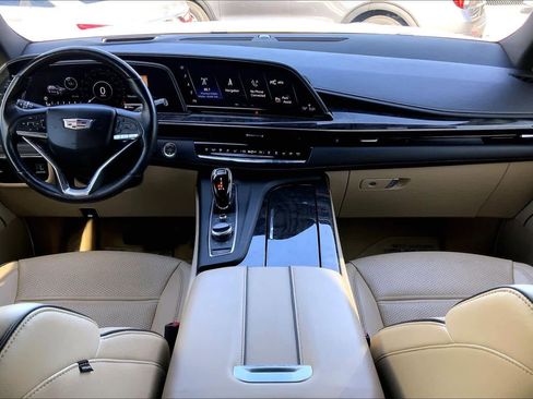 Used 2021 Cadillac Escalade ESV Premium Luxury w/ LPO, Illumination Package image 16