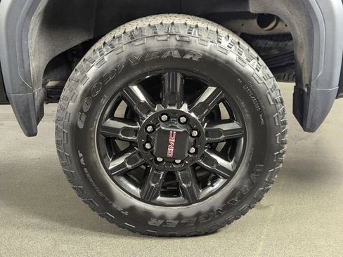 Used 2025 GMC Sierra 2500 AT4 w/ Technology Package image 11