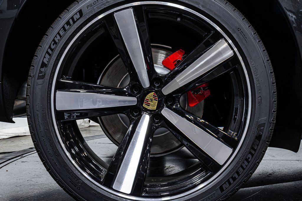 Certified 2025 Porsche Macan S AWD/4WD image 24