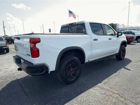 Used 2024 Chevrolet Silverado 1500 ZR2 w/ Technology Package image 8