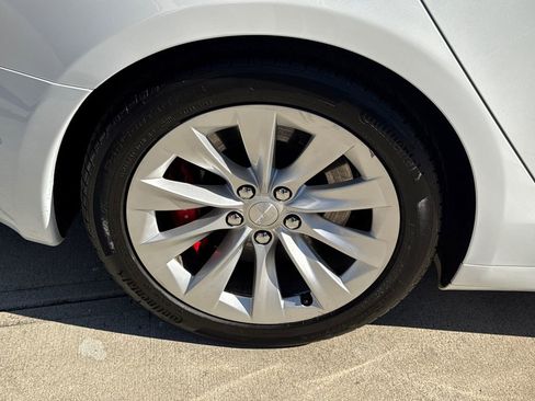 Used 2019 Tesla Model S Performance image 17