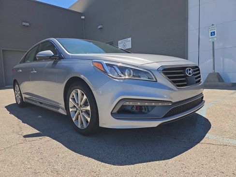 Used 2016 Hyundai Sonata Limited w/ Option Group 04 FWD image 30