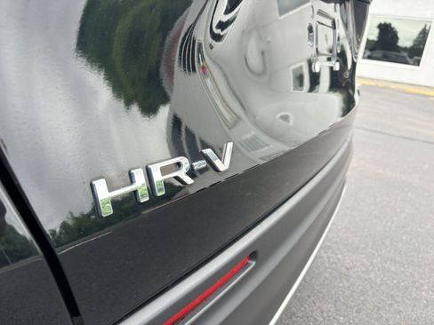 Used 2023 Honda HR-V Sport image 9