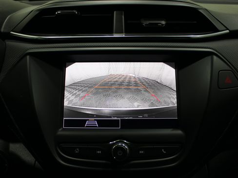 Used 2023 Chevrolet TrailBlazer LT FWD image 16