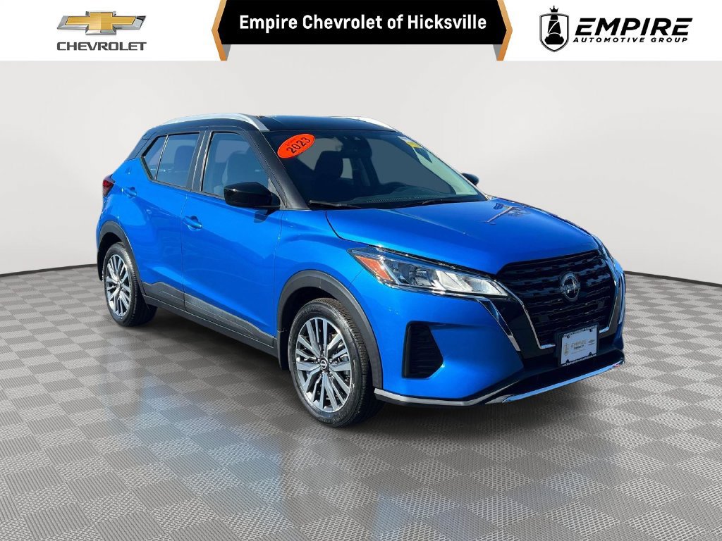 Used 2023 Nissan Kicks SV FWD image 1