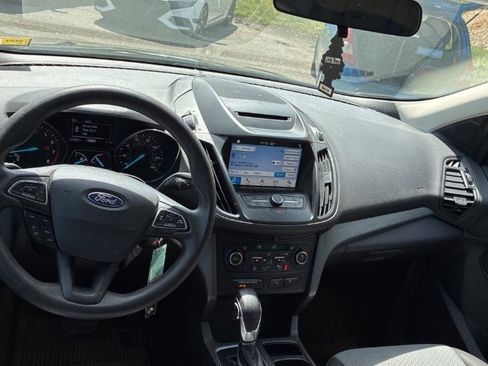 Used 2018 Ford Escape SE w/ SE Sync 3 Package AWD/4WD image 13