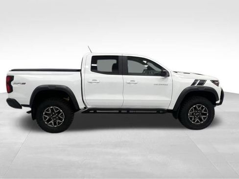 New 2025 Chevrolet Colorado ZR2 w/ Off-Road Front Bumper Package AWD/4WD image 21
