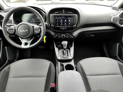 Used 2023 Kia Soul LX FWD image 22