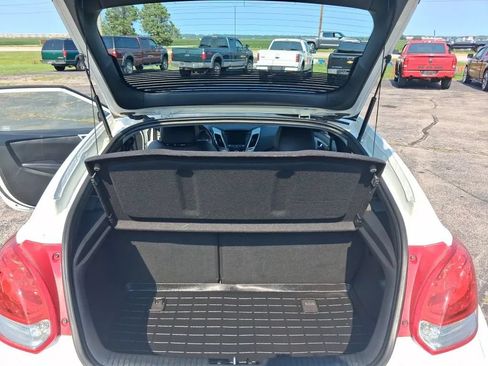 Used 2014 Hyundai Veloster w/ Style Package 02 FWD image 11