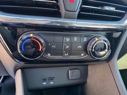 Used 2025 Buick Encore GX Sport Touring w/ Comfort Package image 19