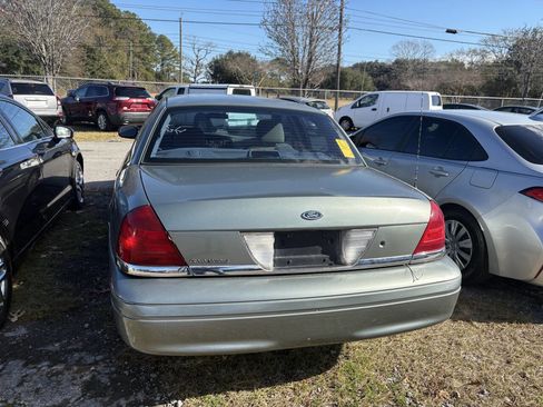 Used 2005 Ford Crown Victoria image 5