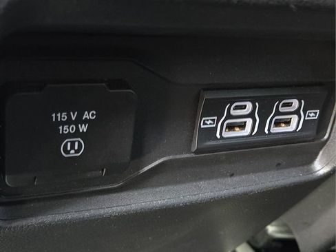 Used 2023 Jeep Grand Cherokee Altitude image 17