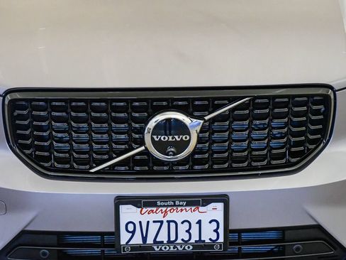 Certified 2026 Volvo XC40 B5 Ultra w/ Protection Package Premier AWD/4WD image 8