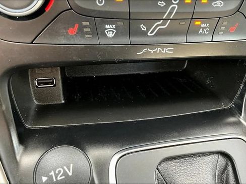 Used 2018 Ford Focus Titanium FWD image 16