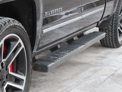 Used 2018 Chevrolet Silverado 1500 LTZ Z71 image 17