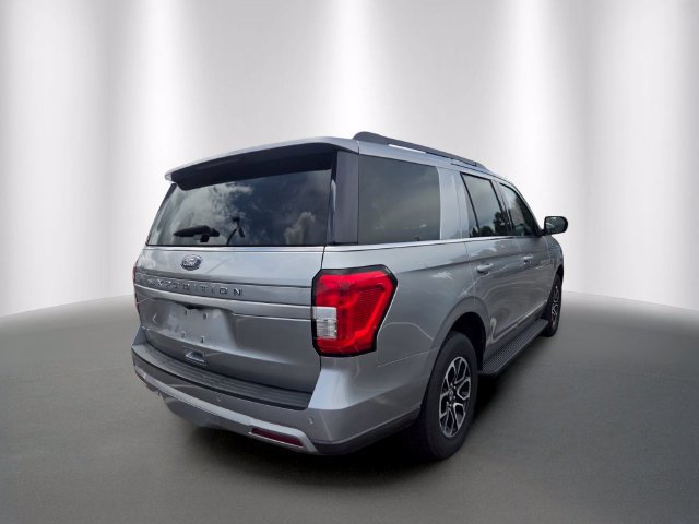 Used 2024 Ford Expedition XLT RWD image 4